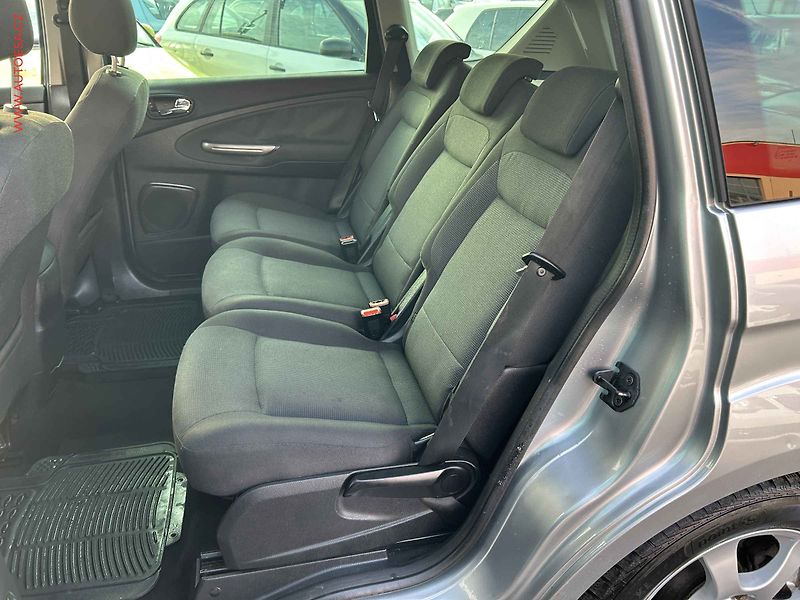 Ford S-MAX (2006) 2.0TDCi 7míst, STK9/28 - fotka 10 z 17