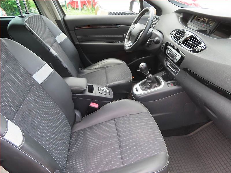 Renault Grand Scénic (2013) 1.2 TCe, Serv.kniha, Navi - fotka 9 z 22