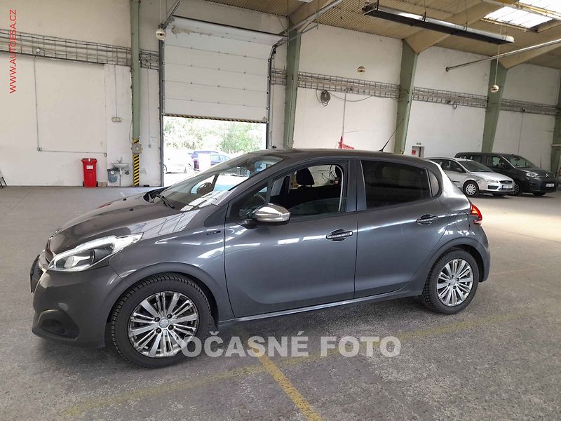 Peugeot 208 (2019) 1.2 PT - fotka 1 z 3
