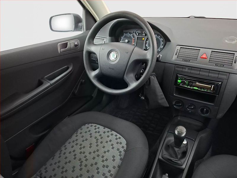 Škoda Fabia (2007) 1.2 12V, nová STK, servisované - fotka 7 z 13