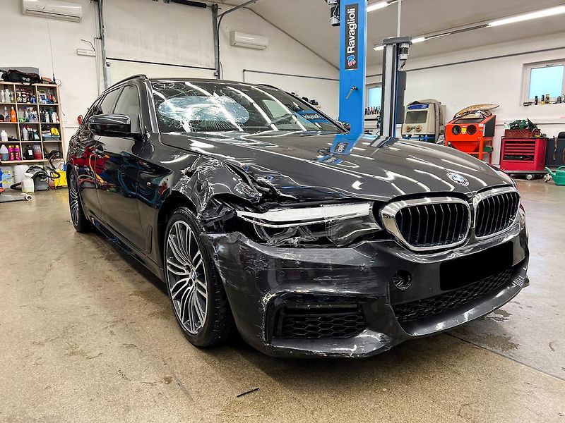 BMW Řada 5 530D XDRIVE M-SPORT 195kW - fotka 1 z 24