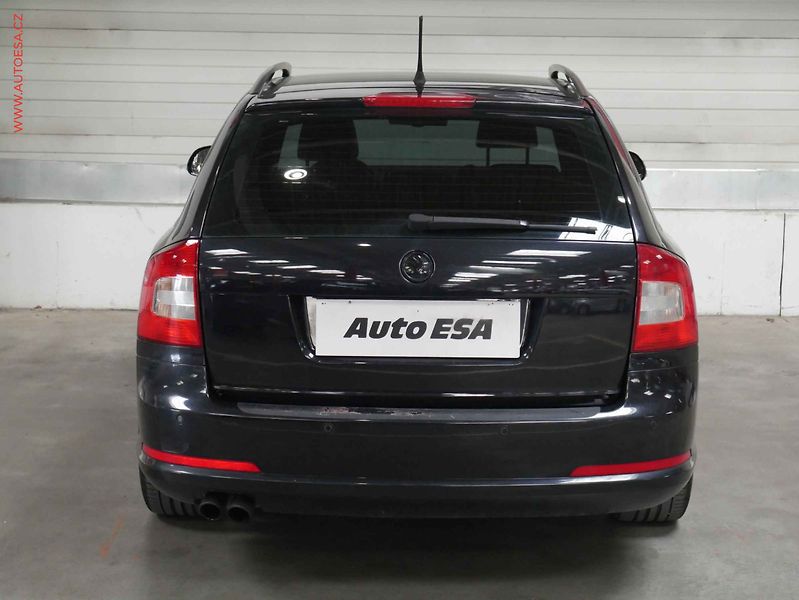 Škoda Octavia (2010) 2.0 TSI, servis.kniha, AC - fotka 5 z 16