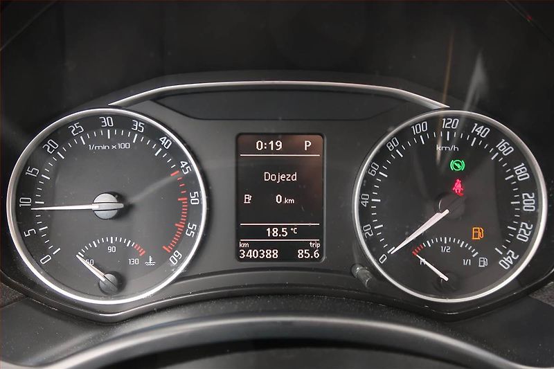 Škoda Octavia (2009) 2.0 TDI, Automat, po STK - fotka 11 z 15
