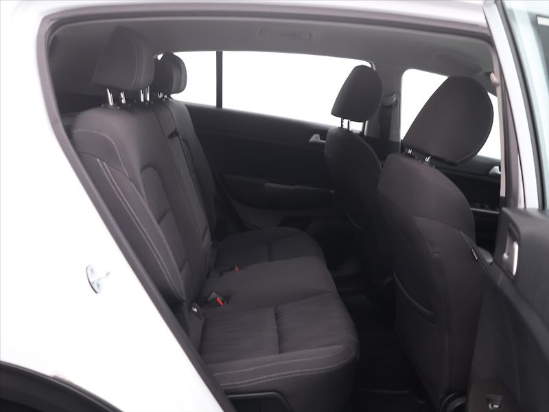 Kia Sportage 1,6 GDi 97kW CZ Active - fotka 12 z 27