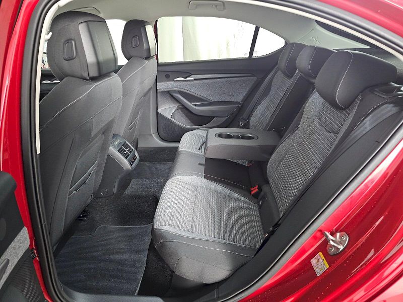 Škoda Superb (2024) 1.5TSI 110kW DSG SELECTION TAŽ - fotka 7 z 30