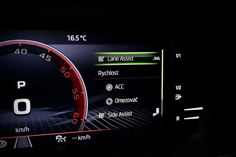 Škoda Superb 3 FL Combi 2.0 TDI 110 kW DSG - fotka 28 z 48
