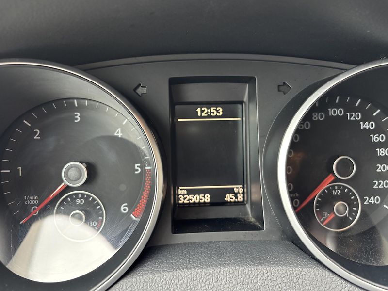 Volkswagen Golf (2013) 1.6 TDI 77kw Manuál - fotka 19 z 19
