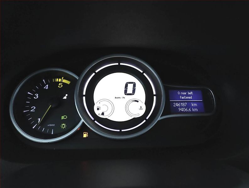 Renault Mégane (2009) 1.5 dCi, po STK, slušný stav - fotka 9 z 18