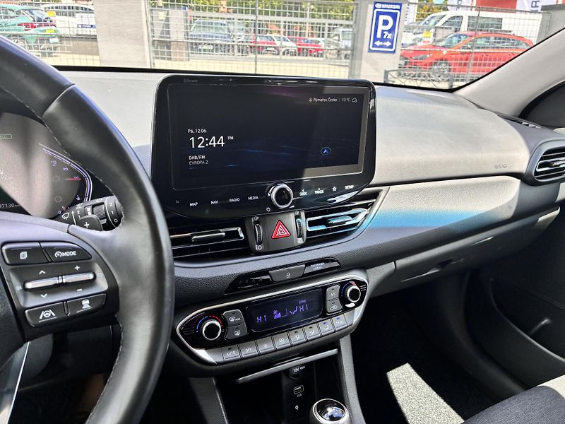 Hyundai i30 WG 1.5T-GDi 117kW DCT STYLE  - fotka 22 z 36