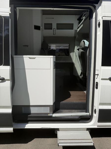 Volkswagen Grand California (2021) Crafter 2,0TDi 130kW AT - fotka 10 z 24