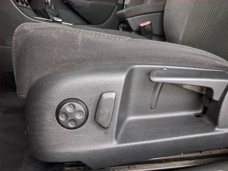 Volkswagen Passat (2007) 2.0 TDI, po STK, Tažné, Klima - fotka 16 z 18