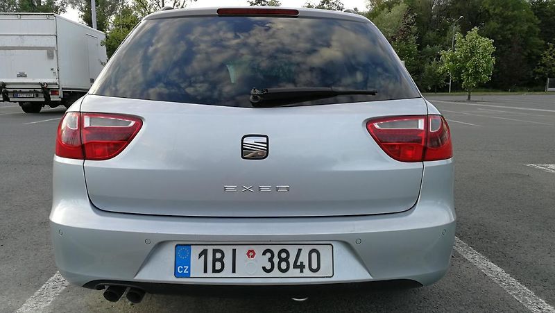 Seat Exeo 3R predni maska