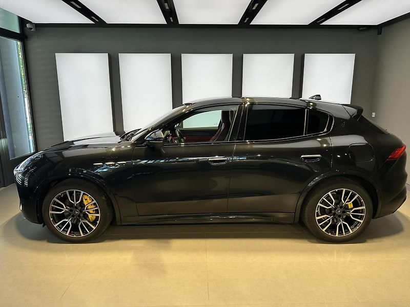 Maserati Grecale (2022) Modena 330HP - Záruka 11/27 - fotka 5 z 18