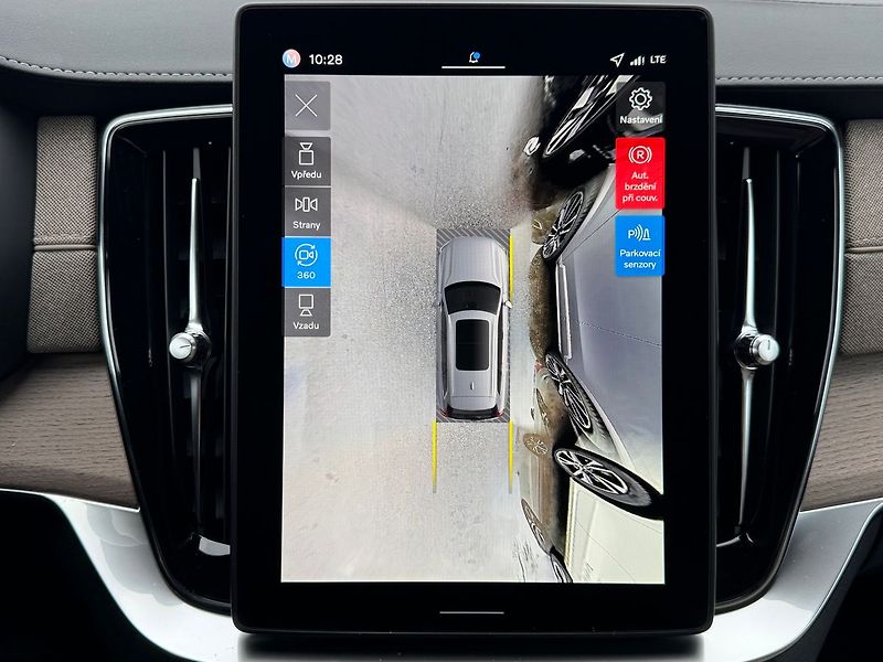 Volvo XC90 (2026) PLUS B5, VZDUCH, 360° - fotka 20 z 22