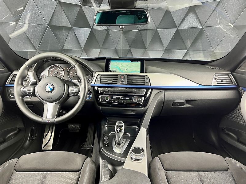 BMW Řada 3 xDrive M-SPORT, H&K, PANORAMA, - fotka 10 z 32