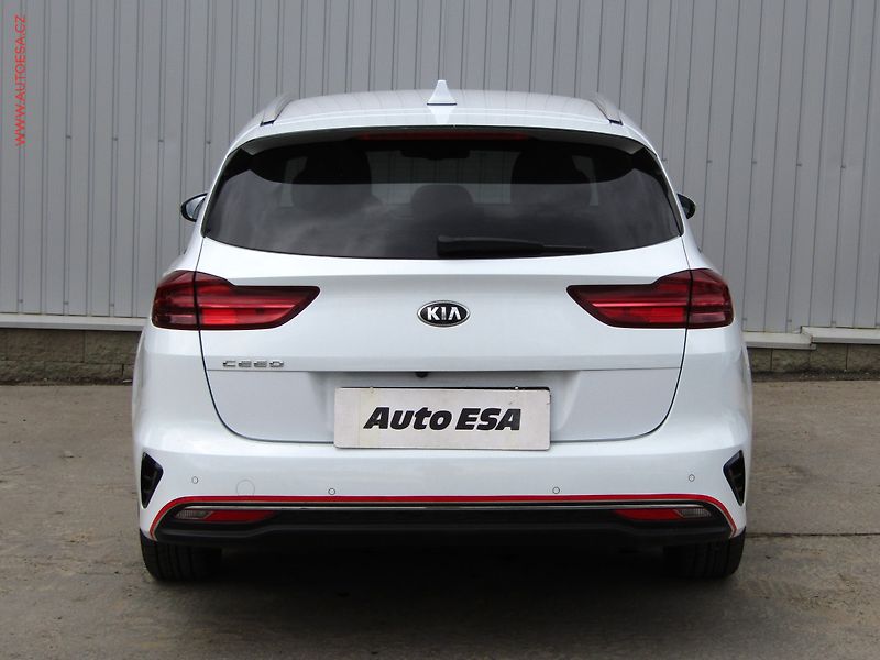 Kia Ceed (2021) 1.4 T-GDi, 2.maj,ČR, AT, LED - fotka 5 z 18