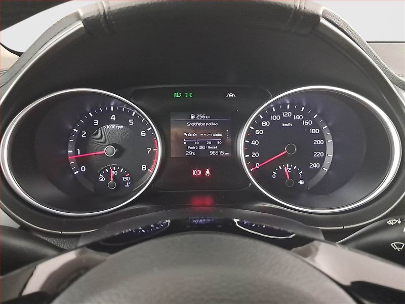 Kia Ceed (2020) Exclusive 1.4 T-GDI - fotka 11 z 20