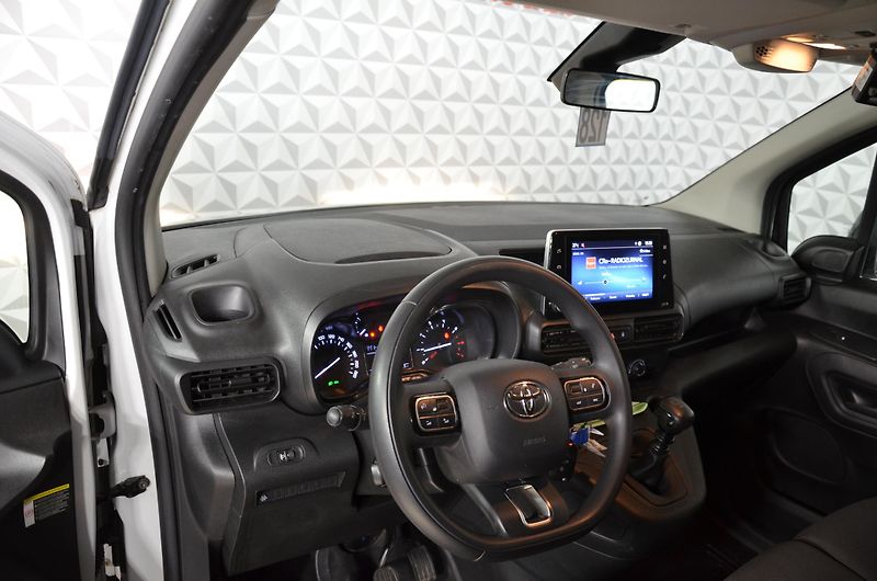 Toyota ProAce (2023) 130 extraLong Comfort - fotka 15 z 19