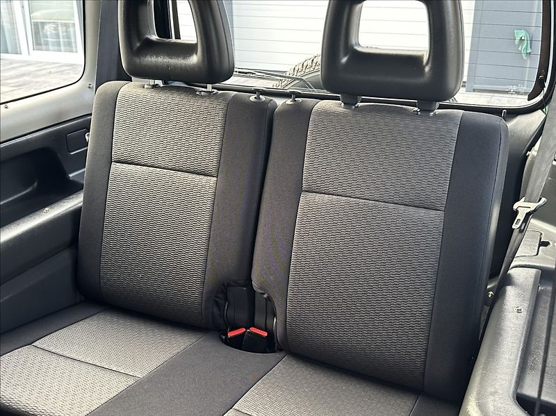 Suzuki Jimny 1,3 86PS  Club Ranger 4x4 - fotka 14 z 46