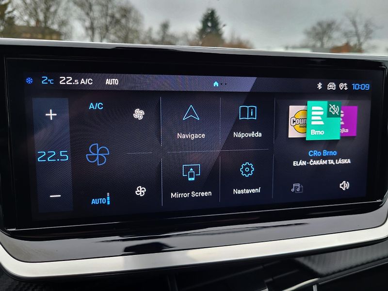 Peugeot 2008 1.2 PureTech 130k AUTOMAT - fotka 15 z 45