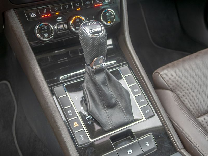 Škoda Superb (2017) 12/17 ČR 2.0TDI–LAURIN KLEMENT - fotka 32 z 59