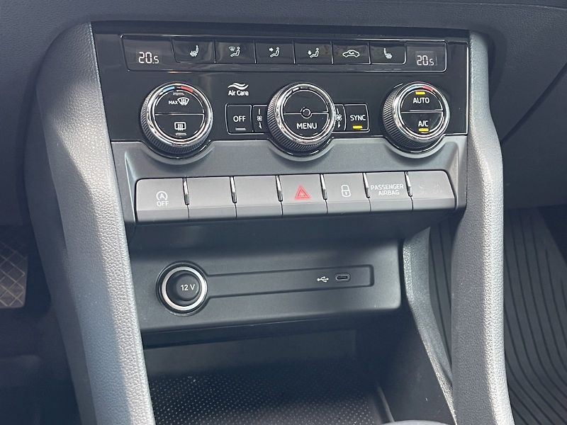 Škoda Karoq (2021) 1.5 TSI 110 kW DSG Ambition Pl - fotka 12 z 30
