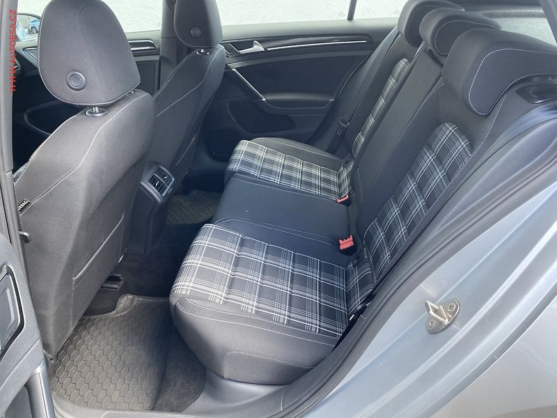 Volkswagen Golf (2013) 2.0 TDi VII, Navi, bixen - fotka 10 z 18