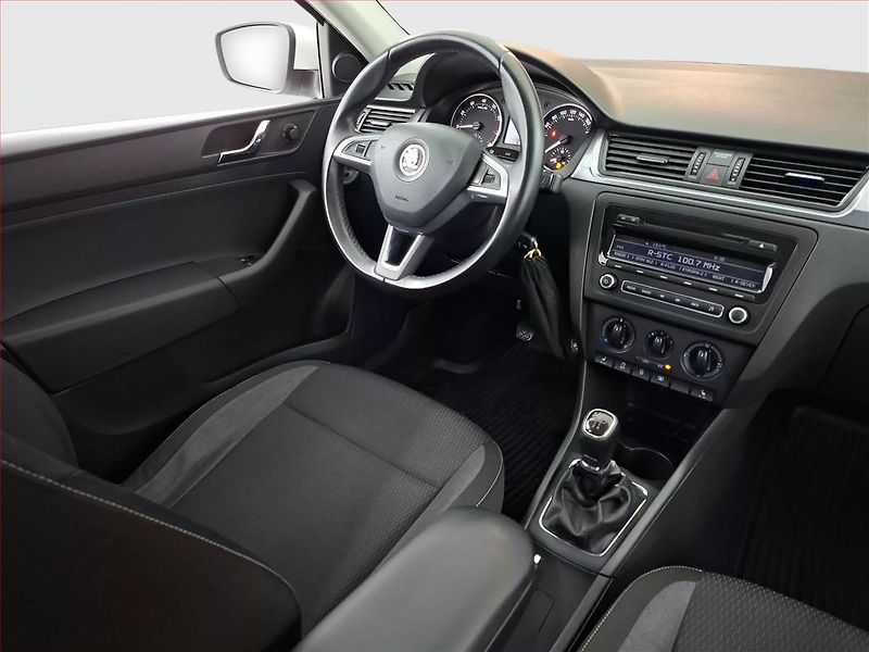 Škoda Rapid (2014) 1.2 TSI, ČR,1.maj - fotka 7 z 16