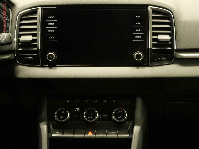 Škoda Karoq (2020) 1.0TSI, ČR, Ambition, LED - fotka 13 z 21