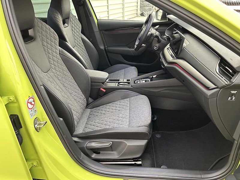 Škoda Octavia 2.0 TSI 4x4 SportLine - fotka 29 z 31