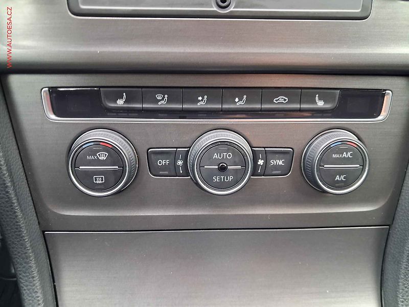 Volkswagen Golf (2012) 1.4 TSi VII, Comfortline - fotka 13 z 17