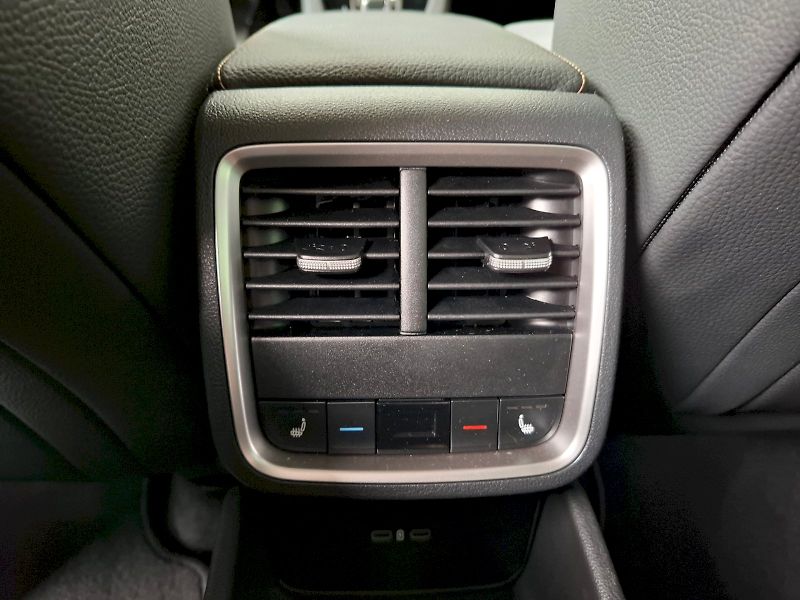 Škoda Octavia (2025) COMBI TOP SELECTION 2,0 TDI 11 - fotka 34 z 50