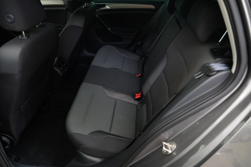 Volkswagen Golf - fotka 26 z 27