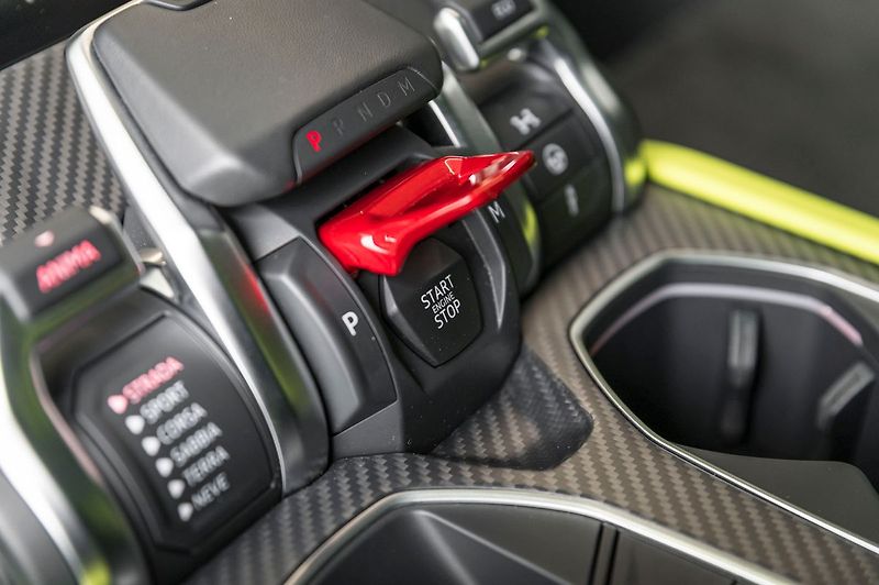 Lamborghini Urus Graphite Capsule/Pano/B&O 3D - fotka 17 z 27