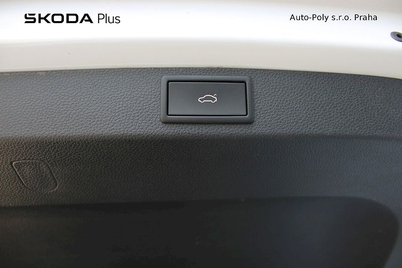Škoda Karoq (2022) 2.0 TDI 110 kW Style - fotka 24 z 25