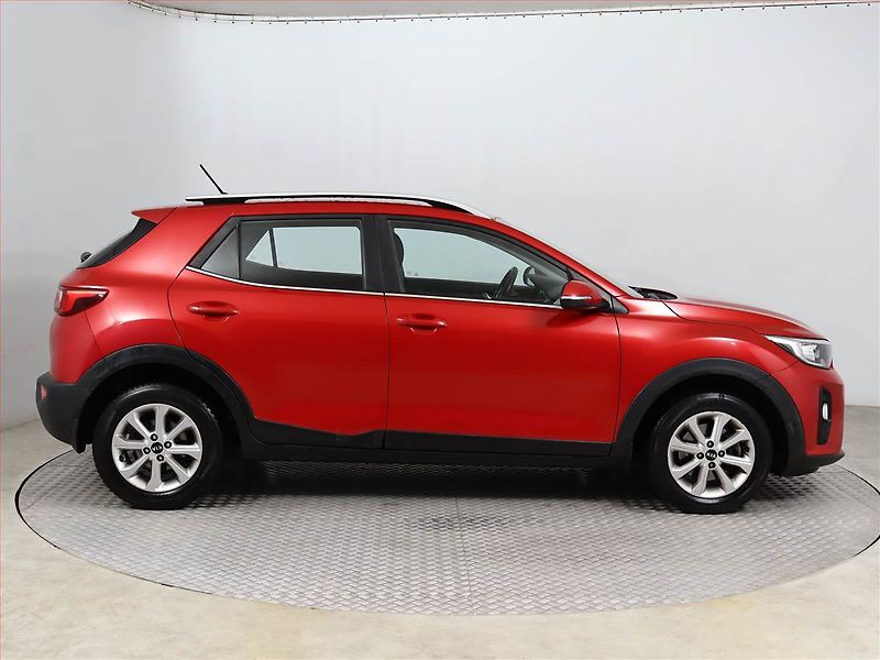Kia Stonic (2018) 1.25 CVVT, Serv.kniha, Navi - fotka 6 z 16
