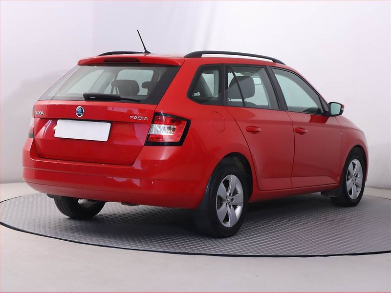 Škoda Fabia (2018) 1.0, Park. senzory - fotka 5 z 18