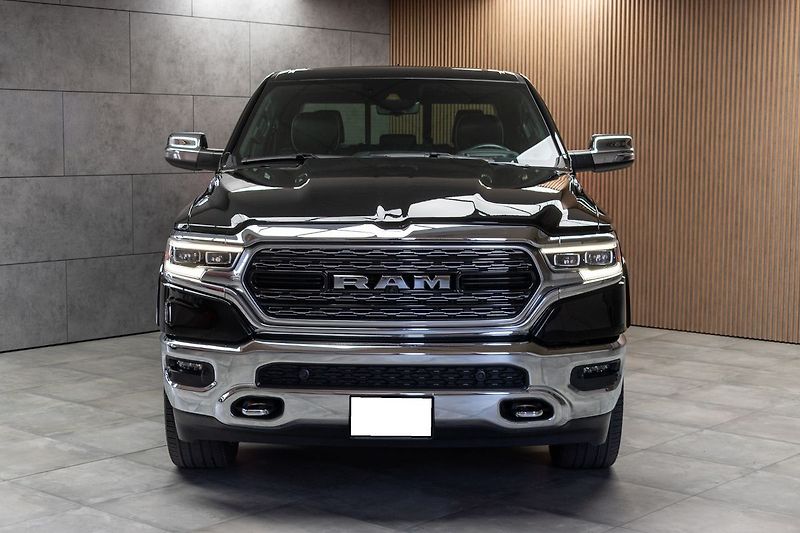 Dodge RAM 5.7 HEMI*LIMITED*AIR*LPG*ČR 1M - fotka 2 z 48