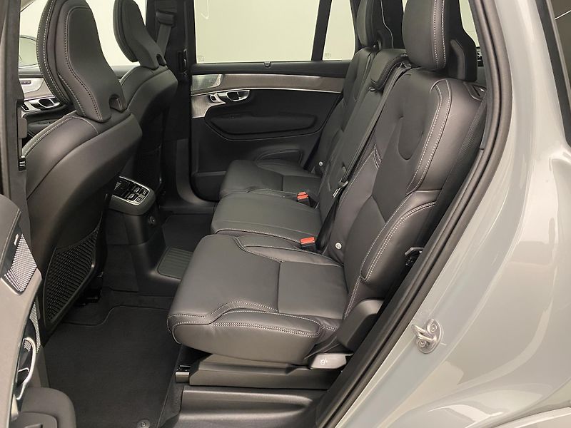 Volvo XC90 (2026) T8 AWD Plug-in BRIGHT ULTRA - fotka 6 z 75