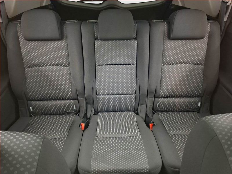 Toyota Verso (2010) 2.2 D-4D, Automat, Navi - fotka 10 z 21