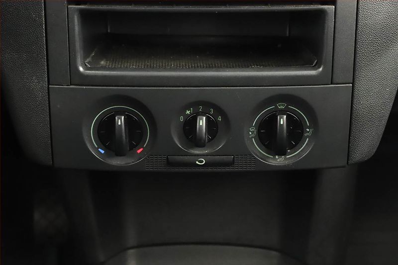 Škoda Fabia (2005) 1.2, po STK, slušný stav - fotka 10 z 12