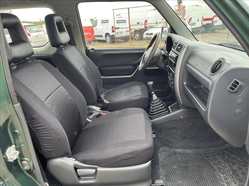 Suzuki Jimny 1,3 i RANGER 4x4 SERVIS TAŽNÉ - fotka 11 z 32