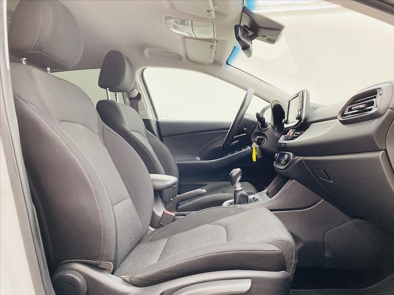 Hyundai i30 1,5 T-GDI 117kW - fotka 8 z 25