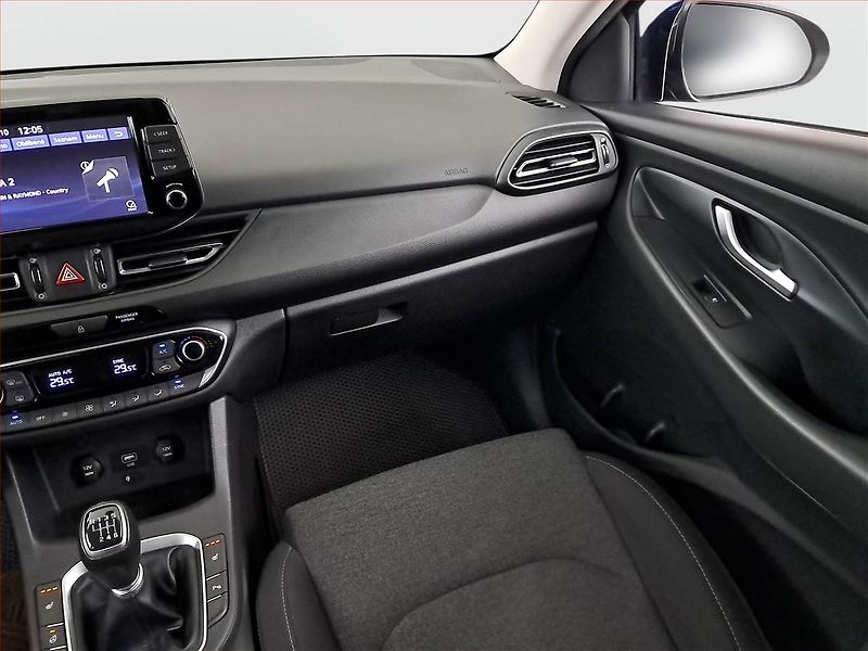 Hyundai i30 (2022) 1.5 T-GDI MHEV, Serv.kniha - fotka 8 z 17
