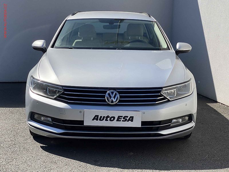 Volkswagen Passat (2018) 2.0 TDi, Comfortline, DSG - fotka 2 z 18