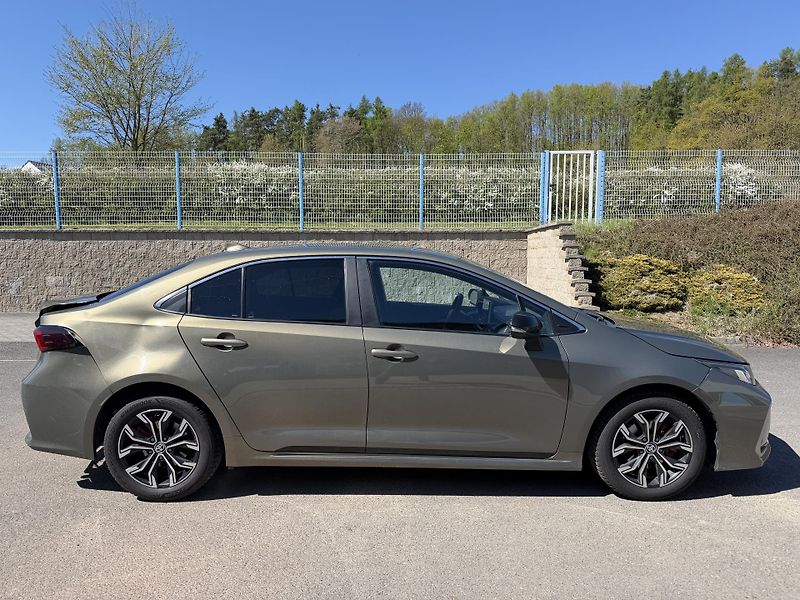 Toyota Corolla 1,5i 92kW automat  - fotka 3 z 20