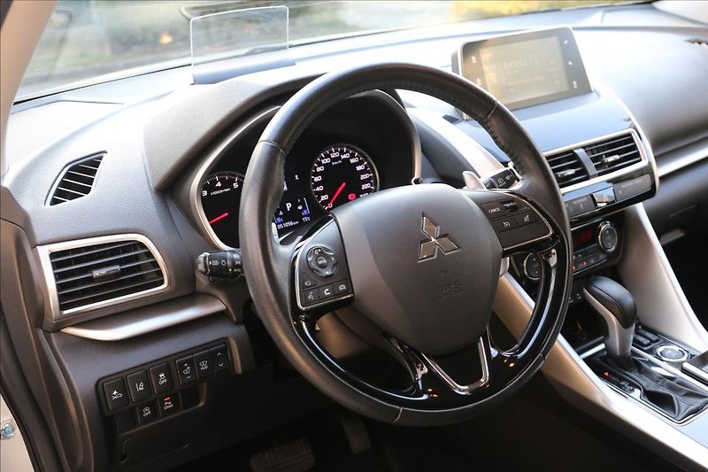 Mitsubishi Eclipse Cross 1,5 4x4, Automat, 51000KM - fotka 16 z 48