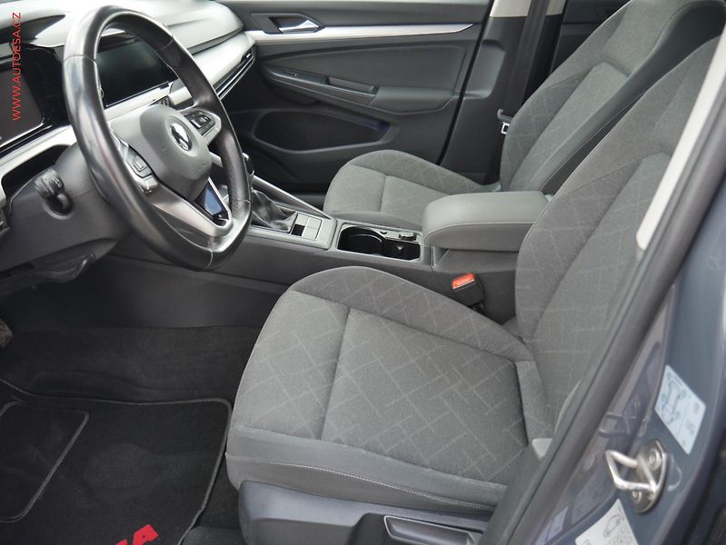 Volkswagen Golf (2021) 1.5 TSi, 2.maj,ČR, Life, LED - fotka 9 z 18
