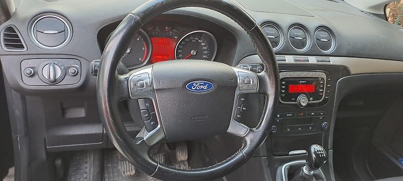 Ford Galaxy (2013) - fotka 8 z 15
