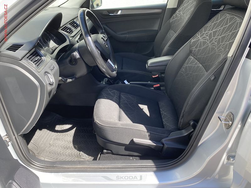 Škoda Rapid (2019) 1.0 TSi, Clever, xenon - fotka 9 z 18